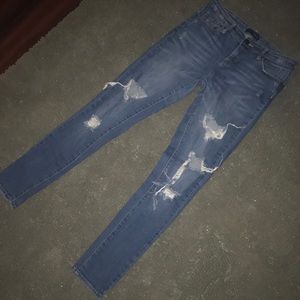 Distress jeans